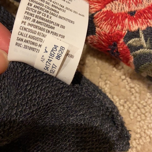 American Eagle Bell Sleeve Embroidered Crewneck XS - Picture 14 of 16